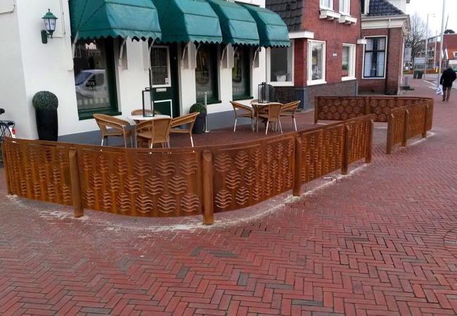 Zitobjecten en terrasschermen Oldambtplein Winschoten