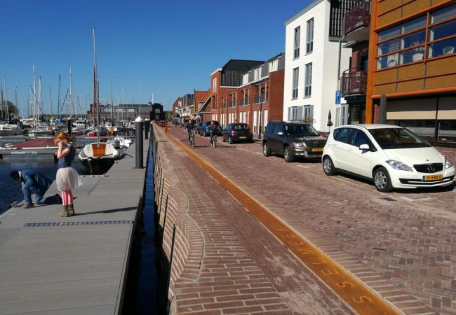 Officiële test flexibele waterkering Spakenburg geslaagd