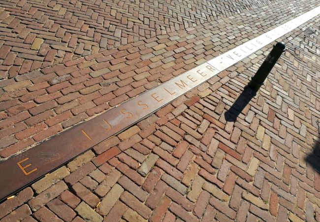 Officiële test flexibele waterkering Spakenburg geslaagd