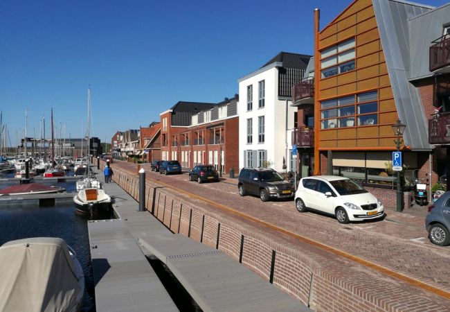 Officiële test flexibele waterkering Spakenburg geslaagd