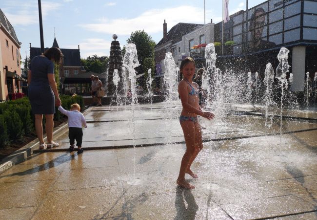 Raadhuisplein en Veenlustplein Veendam