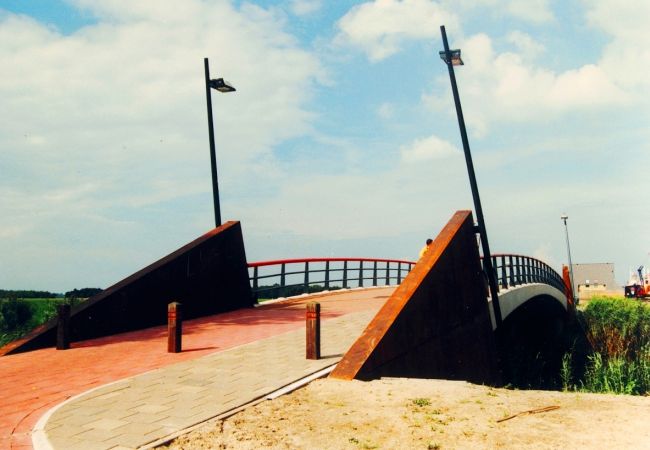 Twee bruggen over de Espelervaart in Emmeloord